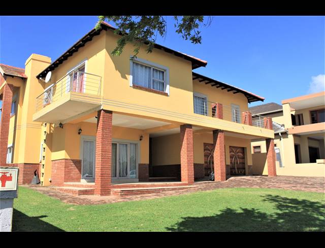 6 BEDROOM HOUSE FOR SALE IN KOSMOSDAL